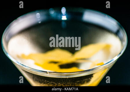 Close up dettagli astratta di un vesper martini Foto Stock