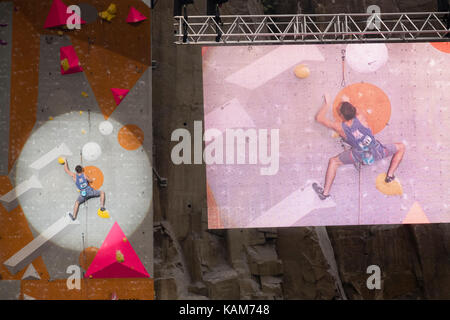 William bossi di gran bretagna compete in uomini portano semi-finale presso la federazione internazionale di arrampicata sportiva (ifsc) world cup 2017 a Edimburgo Foto Stock