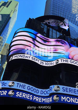 Avvolgere Intorno al tabellone in movimento al ABC la rete TV Studios in Times Square NYC, STATI UNITI D'AMERICA Foto Stock