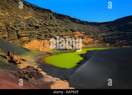 El Golfo, Lago de los Clicos, Charco verde, verde laguna, isola di Lanzarote, Isole Canarie, Spagna. Foto Stock