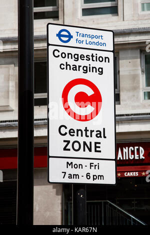 Congestion Charge Zone segno, introdotto 2003 per ridurre la congestione nel centro di Londra. Il costo standard è 11,50 per ogni giorno dal lunedì al venerdì solo. Foto Stock