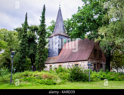 Berlino, Wittenau, Dorfkirche,villaggio chiesa costruita tra il 1482 e il 1489 nell'ex Dalldorf.muratura mista chiesa edificio & Tower è un elencati monum Foto Stock