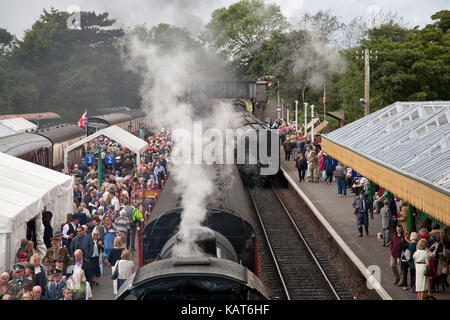 1940s weekend a Sheringham stazione sulla North Norfolk ferrovia. 1000s travel la linea di papavero da sheringham a Holt oltre i due giorni di stravaganza. Foto Stock