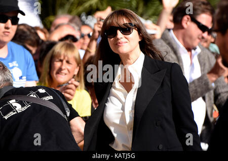 San Sebastian, Spagna. 27 Settembre 2017. Monica Belucci è visto arrivare al 65° Festival di San Sebastian il 27 settembre 2017 a San Sebastian, Spagna. Credit: Geisler-Fotopress/Alamy Live News Foto Stock