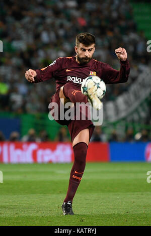 Lisbona, Portogallo. 27Sep, 2017. GERARD PIQUE da FC Barcellona in azione durante la UEFA Champions League football match del gruppo d tra sporting cp e FC Barcellona in alvalade Stadium il 27 settembre 2017 a Lisbona, Portogallo. Credito: bruno de Carvalho/alamy live news Foto Stock