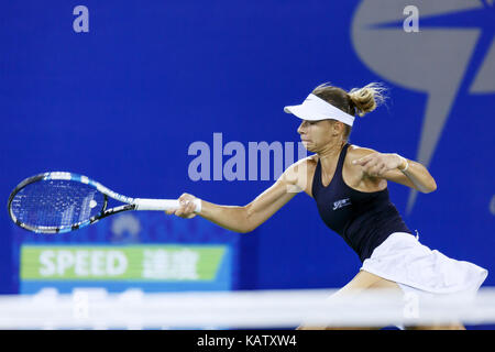 Wuhan, Cina. Il 27 settembre, 2017. (Solo uso editoriale. Cina out).spagnolo-venezuelano di giocatore di tennis professionista garbine muguruza sconfigge il polacco giocatore di tennis magda linette 2-1 a wta wuhan aprire a Wuhan, Cina centrale della provincia di Hubei. Credito: sipa asia/zuma filo/alamy live news Foto Stock