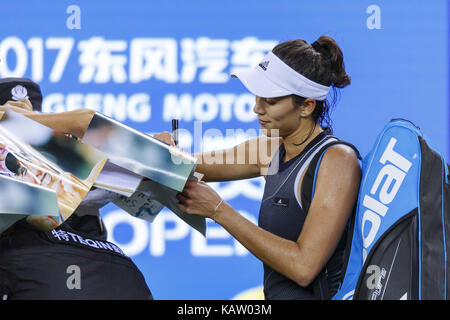 Wuhan, Cina. Il 27 settembre, 2017. (Solo uso editoriale. Cina out).spagnolo-venezuelano di giocatore di tennis professionista garbine muguruza sconfigge il polacco giocatore di tennis magda linette 2-1 a wta wuhan aprire a Wuhan, Cina centrale della provincia di Hubei. Credito: sipa asia/zuma filo/alamy live news Foto Stock