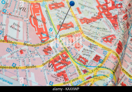 Il centro di vienna mappa, codice PIN impostato sulla grande via commerciale Mariahilfer street, Vienna 27.9.2017 Foto Stock