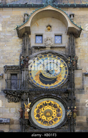 Repubblica ceca, Praga orologio astronomico nel vecchio municipio Foto Stock