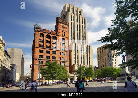 Place d'armes plaza nella vecchia Montreal, Quebec, Canada. Foto Stock