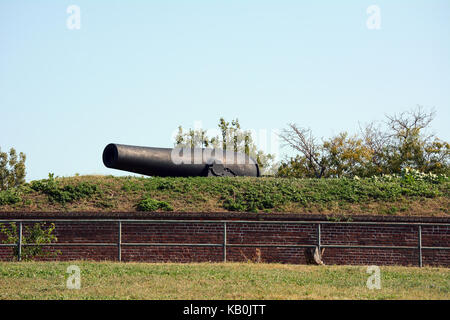 Il cannone a fort jay su Governor's Island Foto Stock