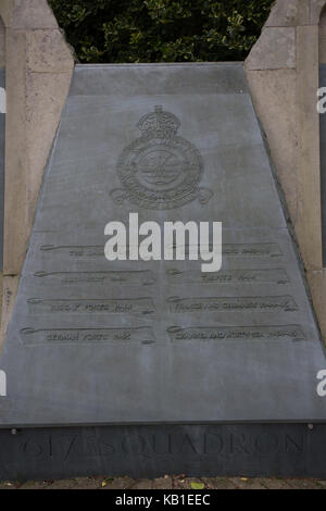 Memorial agli equipaggi di 617 Squadron (Royal Air Force), 'The Dambusters', che hanno perso la vita durante la seconda guerra mondiale a Woodall Spa, Lincolnshire, Regno Unito. Foto Stock