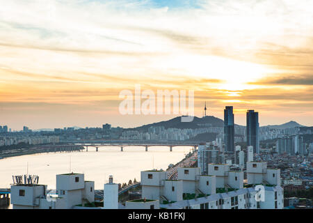 Panorama della città di Seoul, Corea del Sud durante il tramonto. Foto Stock