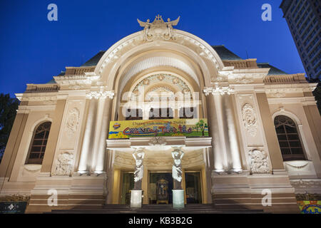 Il Vietnam, Ho chi minh stadt, teatro comunale, in serata, Foto Stock