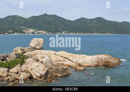 Vietnam, Nha Trang, levigatura Chong, costa, roccia, lingua di terra, Foto Stock