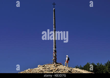Spagna, modo di San Giacomo pellegrino sulla croce di ferro del Monte Irago, Foto Stock