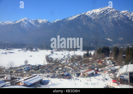 In Germania, in baviera, loisach, Garmisch - Partenkirchen, inverno, area sciistica, Angolo croce, Foto Stock