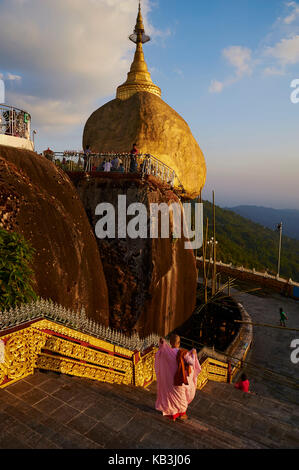 Golden rock, kyaiktiyo, myanmar, asia Foto Stock