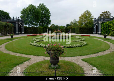 Giardino presso il Palazzo di Schönbrunn a Vienna, Austria, Europa Foto Stock