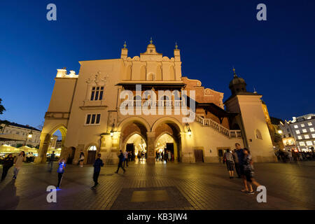 Sukiennice aka il panno Hall o trasportatori' Hall nella Piazza del Mercato di Cracovia, in Polonia, in Europa Foto Stock