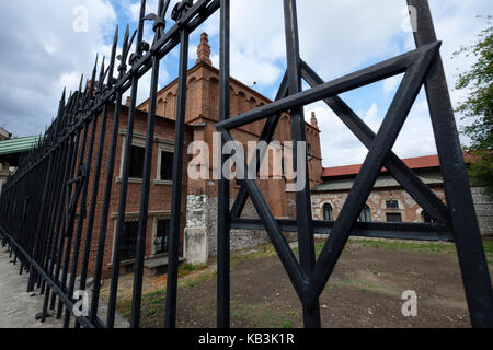 Stella di Davide fuori la vecchia sinagoga nel dal quartiere ebraico di Kazimierz, Cracovia, in Polonia, in Europa Foto Stock