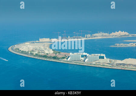 I UAE Dubai Palm Jumeirah, vista in elevazione del palm area di man-made isole in forma di Palm Foto Stock