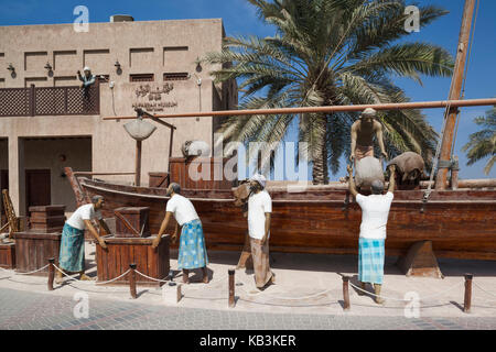 I UAE Dubai, Bur Dubai, shindagha Historic District, il villaggio di immersioni, tradizionale pearl diving imbarcazioni Foto Stock