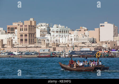 I UAE Dubai, Deira, abra taxi d'acqua sul Dubai Creek Foto Stock