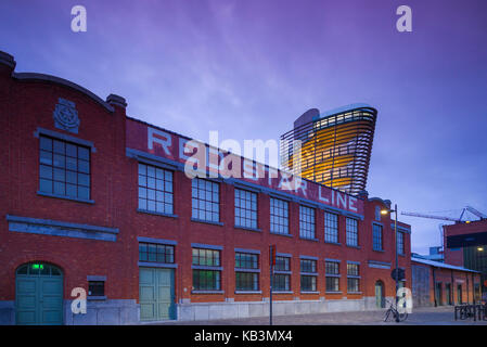 Belgio, Anversa, Red Star Line, Museo dell'immigrazione nell'ex compagnia di navigazione edificio, alba Foto Stock