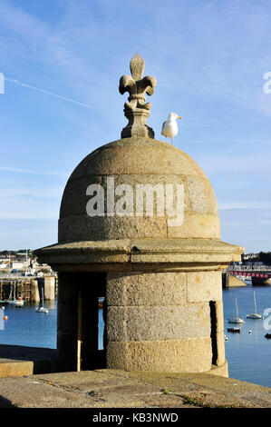 Francia, Ille et Vilaine, cote d'Emeraude (Costa Smeralda), saint malo e dei bastioni della città murata, il Saint Philippe bastion Foto Stock