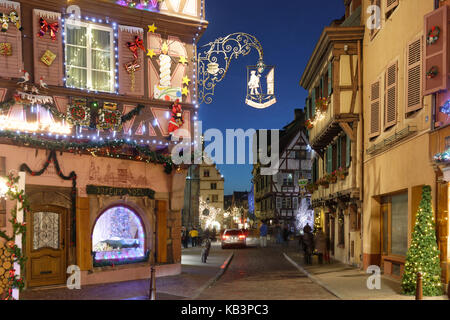 Francia, Alto Reno, Colmar, decorazione di Natale a Grand'Rue Foto Stock