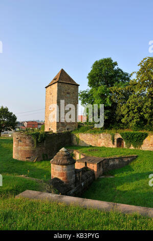 Francia, BAS RHIN, wissembourg, le mura della città, tour de la poudriere, XIII secolo Foto Stock