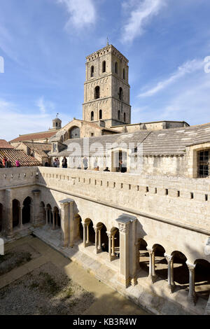 Francia, Bouches du Rhone, Arles, la chiesa di St Trophime del 12th del xv secolo, classificato come patrimonio mondiale dall UNESCO, il chiostro Foto Stock