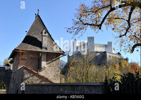 Austria, Salisburgo, centro storico sono classificati come patrimonio mondiale dall'UNESCO, il castello di Hohensalzburg Foto Stock