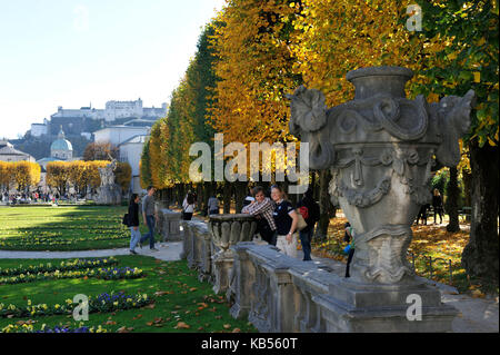 Austria, Salisburgo, centro storico sono classificati come patrimonio mondiale dall'UNESCO, i giardini del castello di Mirabell Foto Stock