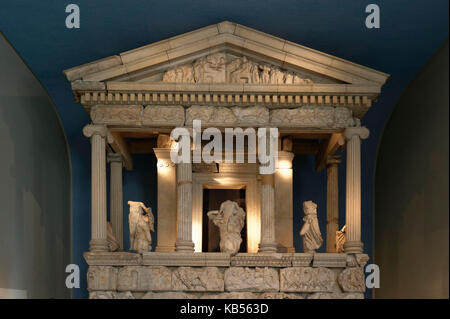 Regno Unito, Londra, Bloomsbury, British Museum, la nereide monumento da xanthos nel sud-ovest della Turchia, del V secolo a.c. Foto Stock