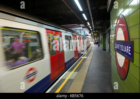 Regno Unito, London, Chelsea, la metropolitana di Sloane Square Station Foto Stock