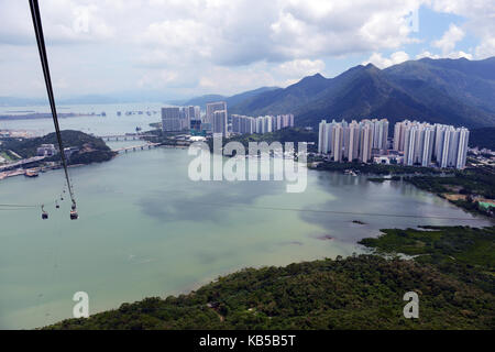 Il Ngong Ping 360 è una telecabina a Tian Tan Big Buddha Park nell'Isola di Lantau. Foto Stock