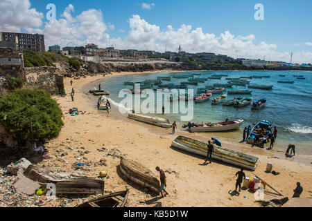 Vista sul vecchio porto italiano di Mogadiscio, Somalia, Africa Foto Stock