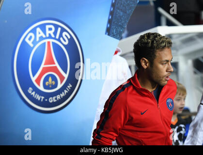 Parigi, Francia. 27Sep, 2017. Parigi' neymar, fotografata alla champions league football match tra paris st germain e Bayern Monaco di Baviera presso il Parc des Princes Stadium di Parigi, Francia, 27 settembre 2017. Credito: Pietro kneffel/dpa/alamy live news Foto Stock