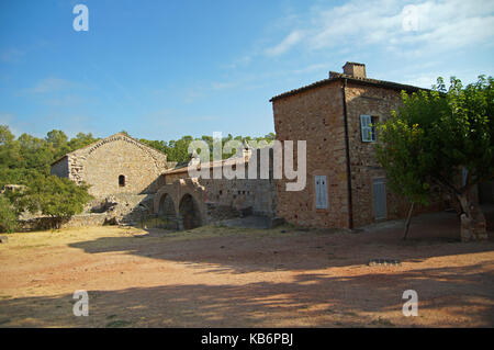 Abbazia del Thoronet è un ex abbazia cistercense costruita nel costruito nel tardo XII (1176-1200) Foto Stock