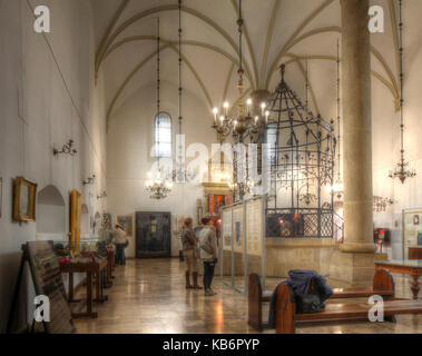 Vista interna della vecchia sinagoga museo nel quartiere ebraico Kazimierz, Cracovia, Piccola Polonia, Polonia, europa Foto Stock