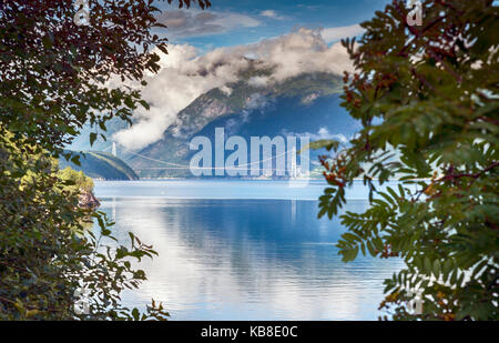 La hardanger ponte sull'Hardangerfjord in Norvegia Foto Stock