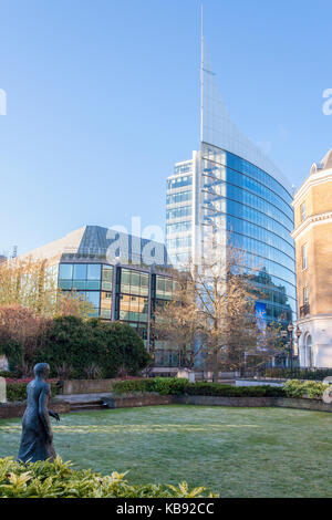 La lama con lettura a 128 metri (420 ft) alto è il più alto edificio in Reading, Berkshire, Inghilterra. Foto Stock