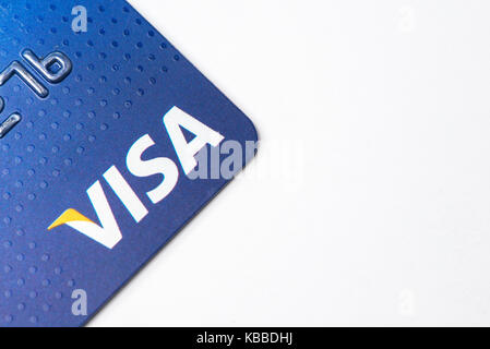 Chicago,il,Stati Uniti d'America,feb-12,2017,close up di una carta di credito visa su sfondo bianco (per solo uso editoriale) Foto Stock