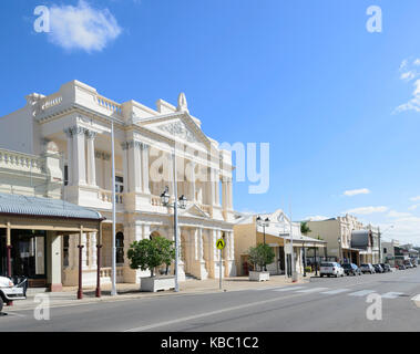 Banca australiana di commercio è un patrimonio-elencati ex banca a 86 Mosman Street, Charters torri del Queensland del Nord, QLD, Australia Foto Stock