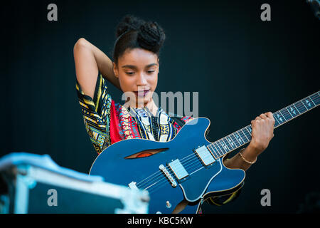 La cantante, cantautrice e multi-strumentista britannica Lianne la Havas si esibisce in un concerto dal vivo al festival musicale norvegese Øyafestivalen 2015 di Oslo. Norvegia, 13/08 2015. Foto Stock