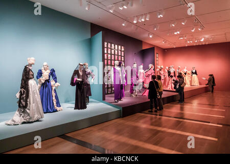 Richmond Virginia, Virginia Museum of fine Arts della Virginia, VMFA, mostra speciale, Yves Saint Laurent, moda, designer francese, haute couture, galleria galler Foto Stock