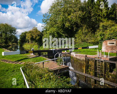 Garston serratura, Fiume Kennet, Thale, Berkshire, Inghilterra, Regno Unito, GB. Foto Stock