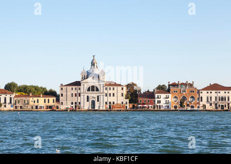 Le Zitelle chiesa, isola della Giudecca, Venezia, Veneto, Italia al tramonto. Noto anche come Chiesa di Santa Maria della presentazione, ha dato rifugio a voi Foto Stock